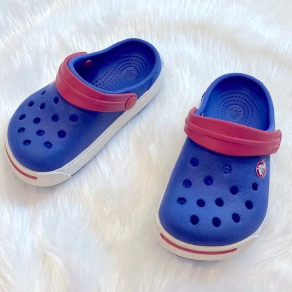 SOLD YEY !! Crocs Baby/Toddler Clogs Size 6/7 Blue ! - Picture 1 of 9